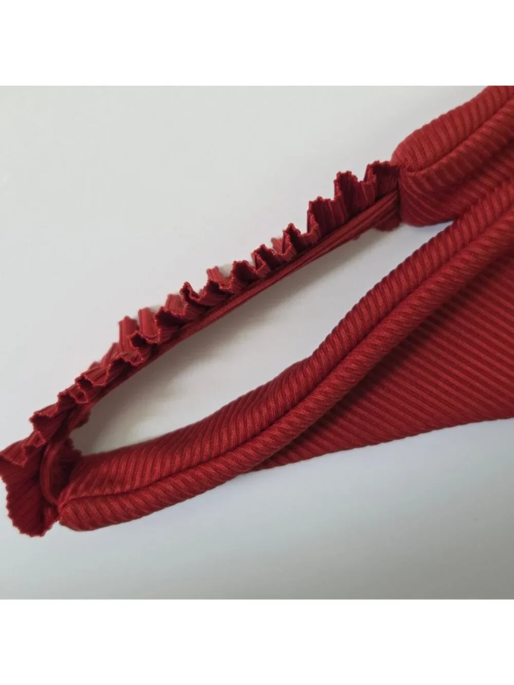 Zaful Ribbed Bikini Set W/ Ruffled Straps & High-Leg Bottoms Cranberry Size M - Picture 13 of 15